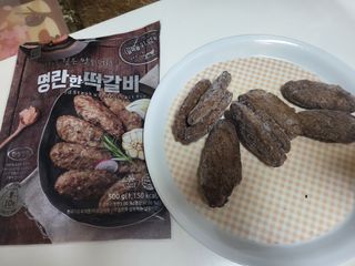 한성기업 명란한 떡갈비 — 4.5점을 준 리뷰어가 2021년 10월 올린 사용 사진