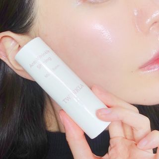 트윙클라 안티링클 샤이닝 멀티밤 — 5점을 준 리뷰어가 2022년 6월 올린 사용 사진