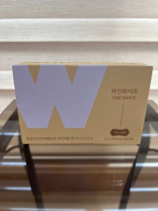 디오르 파인화이트 — 4점을 준 리뷰어가 2022년 2월 올린 사용 사진