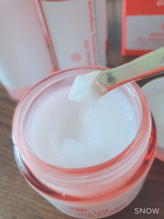 아이앤립 / EYENLIP 아이앤립 연어오일 리바이탈라이징 토너+앰플+크림 3종 세트 — 5점을 준 리뷰어가 2021년 4월 올린 사용 사진