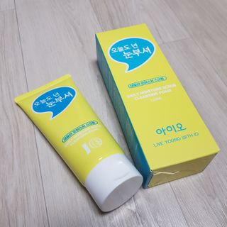 IO 아이오 오늘도 넌 눈부셔 - 데일리 스크럽 클렌징폼 — 5점을 준 리뷰어가 2021년 2월 올린 사용 사진