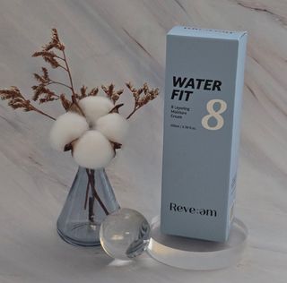 나우 [리브엠]피부 속부터 겹겹이, 촘촘하게! 워터핏8중 수분착붙 크림 — 4.5점을 준 리뷰어가 2024년 12월 올린 사용 사진