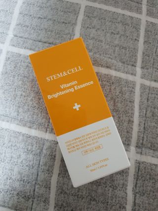 체르엠 스템앤셀 비타민 브라이트닝 에센스 30ml 1개 — 5점을 준 리뷰어가 2021년 10월 올린 사용 사진