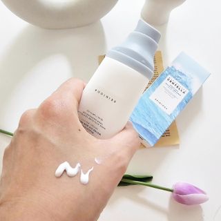 [스킨1004] 마다가스카르 센텔라 히알루-시카 워터핏 선세럼 50ml — 5점을 준 리뷰어가 2024년 5월 올린 사용 사진