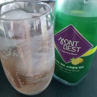 몽베스트 Montbest with Sparkling water Lemon OR Lime 20병(랜덤) — 5점을 준 리뷰어가 2022년 11월 올린 사용 사진