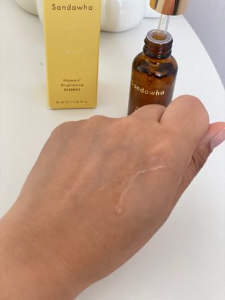 스킨큐어 산다화 비타민c 화이트닝 에센스 30ml — 5점을 준 리뷰어가 2023년 9월 올린 사용 사진