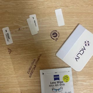 아클리브 Eco 항균 항바이러스 액정 보호필름(iPhone) — 5점을 준 리뷰어가 2022년 8월 올린 사용 사진
