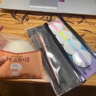 [툴앤썸] 메이크업 브러시로 바르고 호빵 스펀지로 클렌징하는 A-Z 뷰티툴 5종 — 5점을 준 리뷰어가 2021년 2월 올린 사용 사진