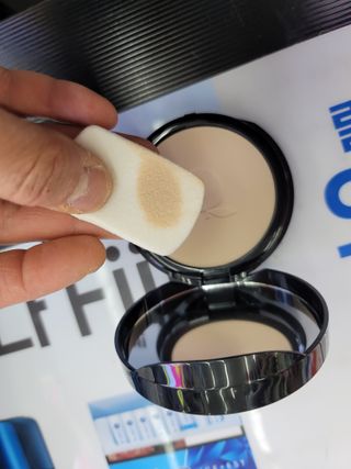 이든미네랄 비건 프레스드 파우더 팩트 — 5점을 준 리뷰어가 2022년 5월 올린 사용 사진