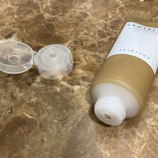 스킨1004 [SKIN1004] 마다가스카르 센텔라 앰플 폼 125ml — 5점을 준 리뷰어가 2024년 8월 올린 사용 사진