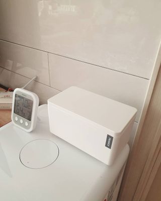 창신리빙 [프랑코 스마트 마스크·물티슈 보관함 오픈캡형] 똑똑한 정리 수납 — 5점을 준 리뷰어가 2021년 7월 올린 사용 사진