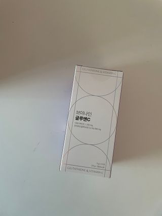 브이나인 글루타치온 비타민C 콜라겐 세라마이드 14포 1BOX — 3점을 준 리뷰어가 2022년 7월 올린 사용 사진