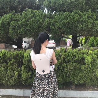 베베누보 다이얼핏 밀착 아기띠 더 이지슬링 Lv3 — 5점을 준 리뷰어가 2021년 6월 올린 사용 사진