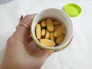 Swisse 스위스 고함량 밀크씨슬 35,000mg 60정 — 5점을 준 리뷰어가 2021년 11월 올린 사용 사진