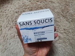 산수시 아쿠아 베네핏 24h 수부지 물광 속건조 수분크림 50ml — 5점을 준 리뷰어가 2021년 6월 올린 사용 사진