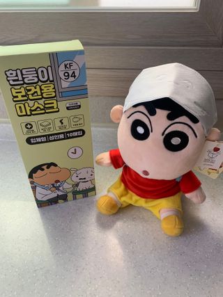 [숨그림]  덴탈마스크 짱구 우리아이 그리고 내가 쓰는 믿을수있는 케릭터 마스크  16종 — 5점을 준 리뷰어가 2021년 10월 올린 사용 사진