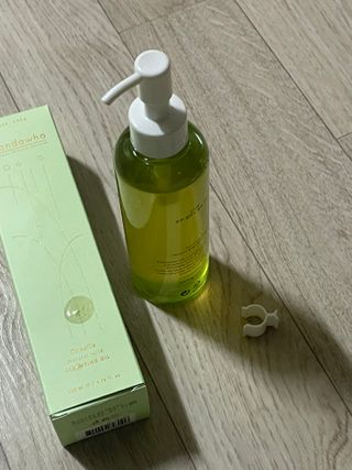 스킨큐어 산다화 순한 클렌징 동백 오일 200ml — 5점을 준 리뷰어가 2023년 4월 올린 사용 사진