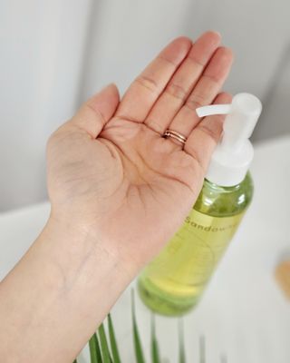스킨큐어 산다화 순한 클렌징 동백 오일 200ml — 5점을 준 리뷰어가 2023년 5월 올린 사용 사진