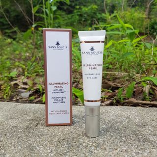 산수시 일루미네이팅 펄 영양 다크서클 스틱 아이 크림 케어 15ml — 5점을 준 리뷰어가 2021년 6월 올린 사용 사진