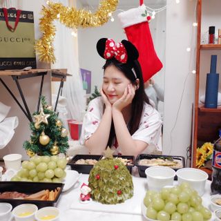 프리미엄 수출용 엘로아시스 샤인머스켓 특등품 1.5kg 2송이 — 4점을 준 리뷰어가 2021년 12월 올린 사용 사진