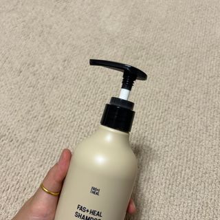 패스트힐(fast heal) 패스트힐 탈모증상완화샴푸 470ml — 5점을 준 리뷰어가 2023년 10월 올린 사용 사진