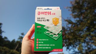[큐어반H 스팟] 자외선 99프로 차단되는 스틱타입 스팟밴드(1팩 / 66매입) — 5점을 준 리뷰어가 2022년 11월 올린 사용 사진