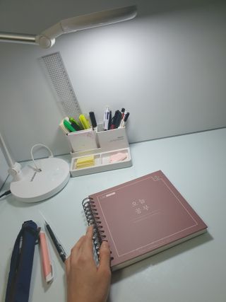 리훈 여러분의 오늘을 채워나갈 수 있도록 도와줄 오늘공부 1년용 스터디플래너 — 5점을 준 리뷰어가 2021년 4월 올린 사용 사진