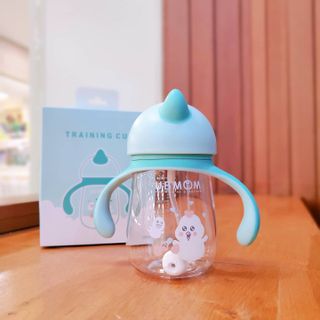 유비맘 트라이탄 코니빨대컵_컬러 랜덤 발송 — 5점을 준 리뷰어가 2021년 4월 올린 사용 사진