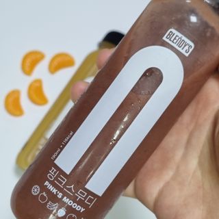 BLENDY'S 핑크 스무디+블론디 스무디 — 5점을 준 리뷰어가 2021년 9월 올린 사용 사진