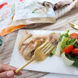 굽네몰 [굽네] 소스가 맛있는 닭가슴살 슬라이스 4종 — 5점을 준 리뷰어가 2021년 5월 올린 사용 사진