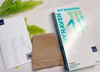 시그바리스 다이나벤 의료용 압박 스타킹 [종아리형] 여름철 다리 붓기 관리 하지정맥류 예방 — 5점을 준 리뷰어가 2024년 6월 올린 사용 사진