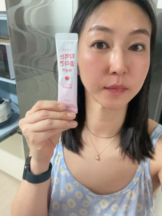 [음료수 대신 가능!]  빠르게 흡수되는 아임오 타먹는 콜라겐 1박스 — 4.5점을 준 리뷰어가 2023년 4월 올린 사용 사진