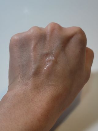 틱톡 [후르디아] 튼입술해결템 올리브영 블루베리 하이드레이팅 허니 립밤 — 5점을 준 리뷰어가 2023년 12월 올린 사용 사진