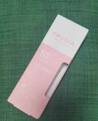 [후르디아] 모공블러 비건 선 프라이머 — 5점을 준 리뷰어가 2022년 6월 올린 사용 사진