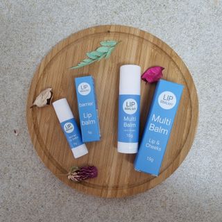 [립빠미] 립앤칙스 멀티밤 + 베리어립밤 2종 — 4점을 준 리뷰어가 2021년 8월 올린 사용 사진
