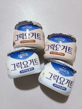 매일바이오 그릭요거트 오리지널 플레인 4개, 로스터리 커피믹스 4개 — 5점을 준 리뷰어가 2021년 12월 올린 사용 사진