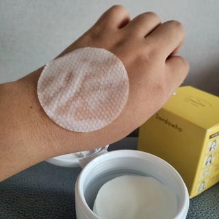 산다화 비타민씨 화이트닝 토너 패드 — 5점을 준 리뷰어가 2023년 9월 올린 사용 사진