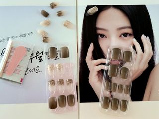 데싱디바 매직프레스 레귤러 스퀘어_6종 중 택 1 — 5점을 준 리뷰어가 2021년 9월 올린 사용 사진