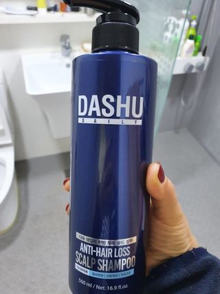 다슈코리아 다슈 데일리 단백질 한방 두피 골드 샴푸 500ml — 5점을 준 리뷰어가 2021년 1월 올린 사용 사진