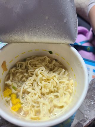 NISSIN 닛신 컵누들  4종 - 씨푸드오리지날, 씨푸드 스파이시, 씨푸드 커리, 씨푸드 XO소스 — 5점을 준 리뷰어가 2022년 12월 올린 사용 사진