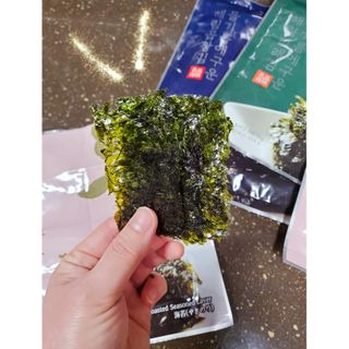 [해림맛김] 들기름에 구운 바삭바삭 김 4종 세트 + 1종 랜덤발송 총5개입 — 5점을 준 리뷰어가 2021년 2월 올린 사용 사진