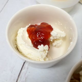 요그앤오트 그릭요거트 3종(그릭요거트24 150g + 그릭요거트48 150g + 그릭요거트72 320g) — 5점을 준 리뷰어가 2022년 7월 올린 사용 사진