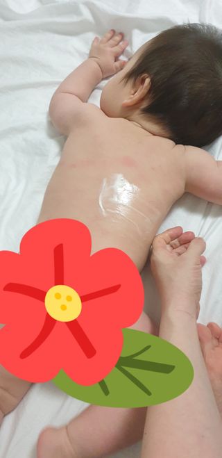 mom e 맘이 내추럴 베이비 케어 샴푸앤바스+로션 — 5점을 준 리뷰어가 2021년 1월 올린 사용 사진