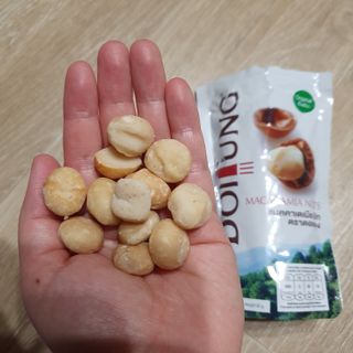 도이퉁 마카다미아 넛 90g  로얄 마카넛 오리지널 쏠트 허니 — 5점을 준 리뷰어가 2021년 3월 올린 사용 사진