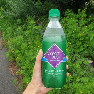 몽베스트 Montbest with Sparkling water Plain 20병 — 5점을 준 리뷰어가 2022년 7월 올린 사용 사진