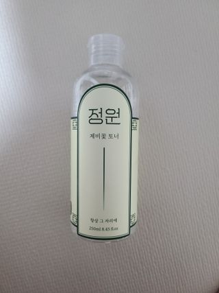 정원 제비꽃 토너 — 3.5점을 준 리뷰어가 2021년 8월 올린 사용 사진