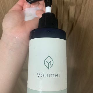 유메이 웰니스 샴푸 + 유메이 스칼프 브러쉬 — 5점을 준 리뷰어가 2022년 2월 올린 사용 사진