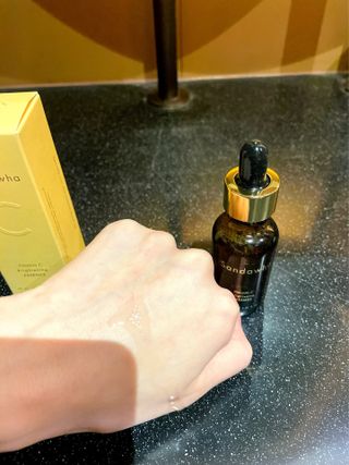 스킨큐어 산다화 비타민c 화이트닝 에센스 30ml — 5점을 준 리뷰어가 2022년 2월 올린 사용 사진