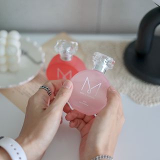 자연스러운 샴푸향이 나는 메블릭퍼퓸 케라 50ml +상큼달달한 라즈베리향이 나는 메블릭퍼퓸 라즈베리 50ml — 5점을 준 리뷰어가 2022년 9월 올린 사용 사진