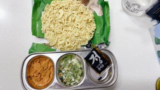 [풀무원] 자연은맛있다 정면, 백면, 홍면  세트 — 5점을 준 리뷰어가 2021년 4월 올린 사용 사진